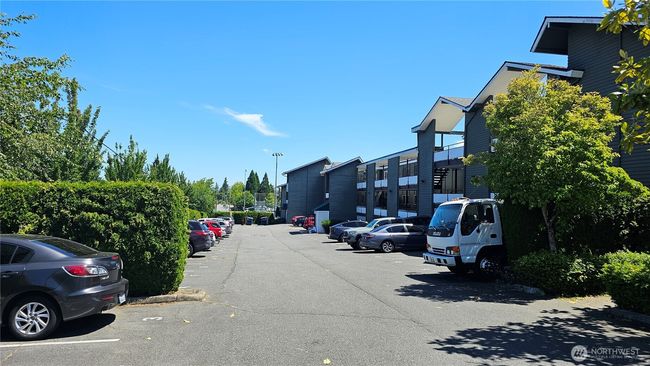You'll find guest parking in spaces 4-5 and 31-32. | Image 33