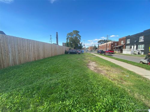 8300 Navy St, Detroit, MI, 48209-3439 | Card Image