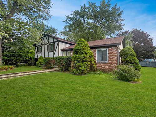59 Chestnut Cir, Lindenhurst, IL, 60046-8828 | Card Image
