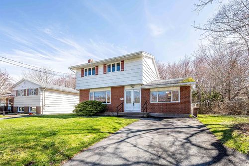 4 Dunrobin Dr, Dartmouth, NS, B2X1J4 | Card Image