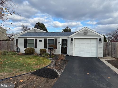 e-118 Deep Dale Dr E, LEVITTOWN, PA, 19056-1011 | Card Image