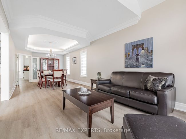 215 Thomson Creek Blvd, House other with 5 bedrooms, 4 bathrooms and 3 parking in Woodbridge ON | Image 6