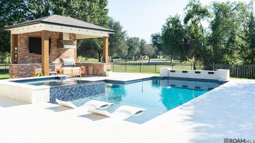 6216 Breeze Point Dr, Gonzales, LA, 70737-8571 | Card Image