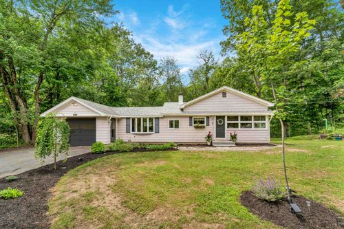 7 Lakeview Ave, Sandown, NH, 03873-2504 | Card Image