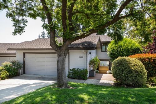 1330 Trinity Dr, Menlo Park, CA, 94025-6644 | Card Image
