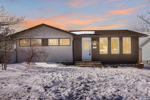 40 Richardson Cres, Regina, SK, S4S4J3 | Card Image