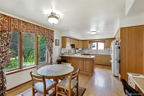 1321 Highland Mdws, Flint, MI, 48532-2038 | Card Image