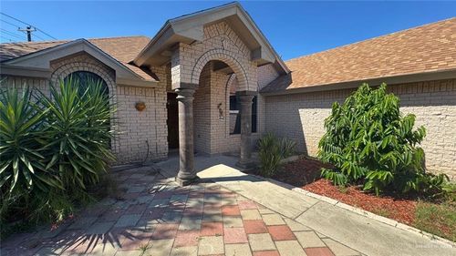 1936 E 21st St, Mission, TX, 78572-3324 | Card Image