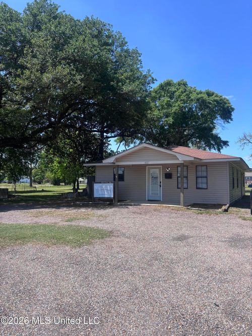 852 Ellisville Blvd, Laurel, MS, 39440-5250 | Card Image