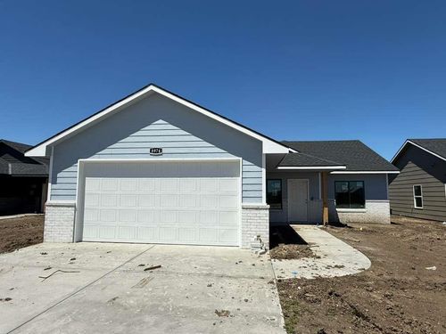 8992 E Forbes Ct, Wichita, KS, 67220 | Card Image