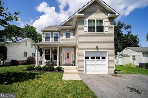 214 Poplar Ave, EDGEWATER, MD, 21037-4820 | Card Image