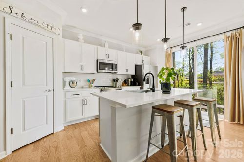 5320 Somerset Hill Ln, Charlotte, NC, 28269-4938 | Card Image