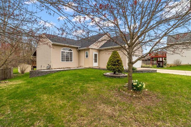 2769 Paddington Dr Se, House other with 4 bedrooms, 2 bathrooms and null parking in Kentwood MI | Image 4
