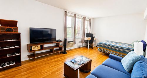619-333 Bronx River Rd, Yonkers, NY, 10704-3450 | Card Image