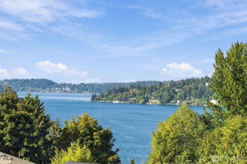 10115 66th Avenue S, Seattle, WA, 98178 | Card Image