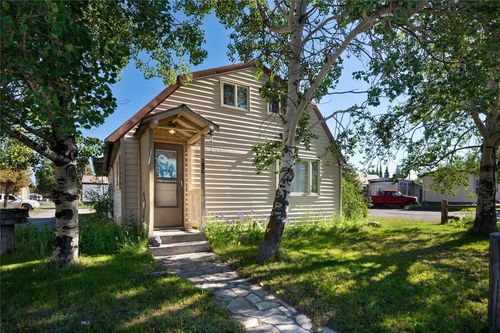 625 Firehole Ave, West Yellowstone, MT, 59758-9529 | Card Image
