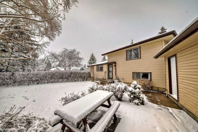 436 Dalmeny Hill Nw, Home with 4 bedrooms, 1 bathrooms and 4 parking in Calgary AB | Image 35