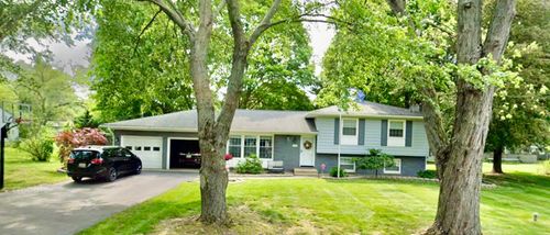 243 Watkins Ln, Battle Creek, MI, 49015-7923 | Card Image