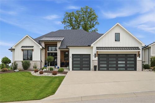 3 Spavinaw Ct, Lake Winnebago, MO, 64034-7819 | Card Image