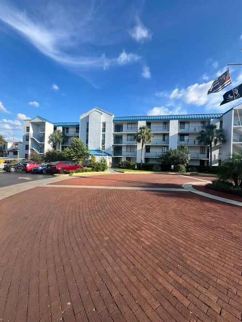 203-2424 W Tampa Bay Blvd, TAMPA, FL, 33607-1337 | Card Image