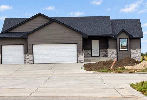 5519 N Toben Ct, Bel Aire, KS, 67226-8867 | Card Image