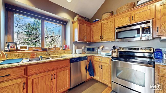 2232 Durand Dr, Townhouse with 2 bedrooms, 2 bathrooms and 2 parking in Downers Grove IL | Image 22