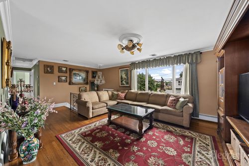 3408 Parkway Dr, Baldwin, NY, 11510-5130 | Card Image
