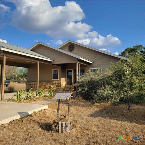 1104 Poplar St, Jourdanton, TX, 78026-2201 | Card Image