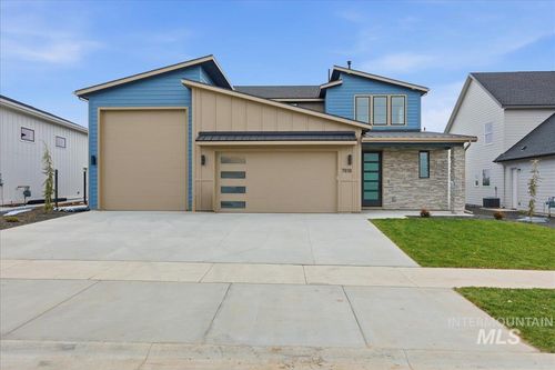 7818 W Flathead Lake St, Eagle, ID, 83616-7782 | Card Image