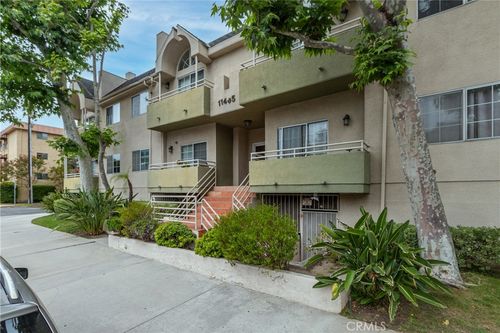 11485 Moorpark, Studio City, CA, 91602 | Card Image