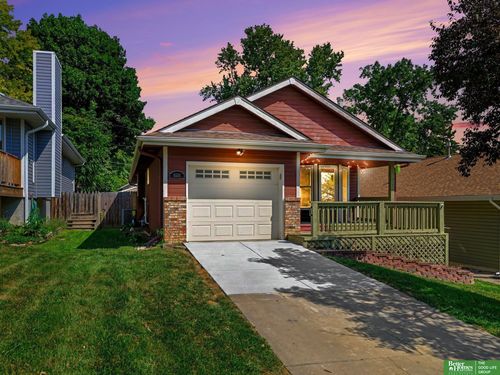 5556 Walnut St, Omaha, NE, 68106-2267 | Card Image