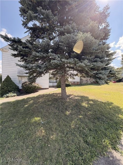 5139 E 114th St, Garfield Heights, OH, 44125-2826 | Card Image