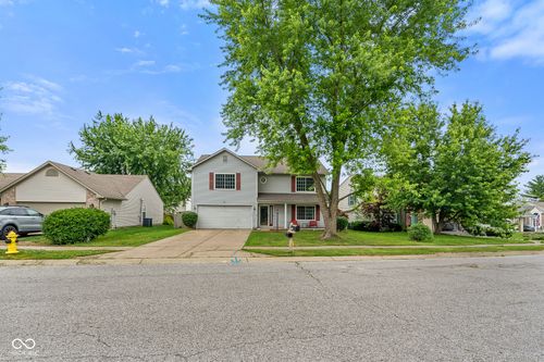 4620 Driftwood Ln, Greenwood, IN, 46143-8167 | Card Image