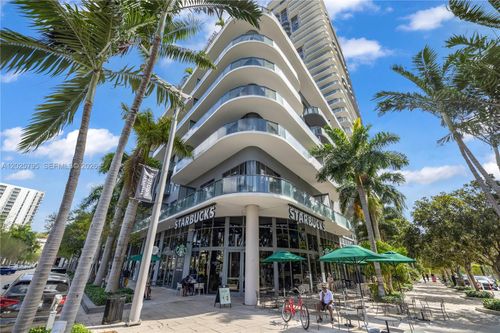 2111-121 Ne 34th St, Miami, FL, 33137-3878 | Card Image