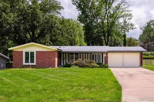 490 Trailwood Dr, Ballwin, MO, 63011-2618 | Card Image