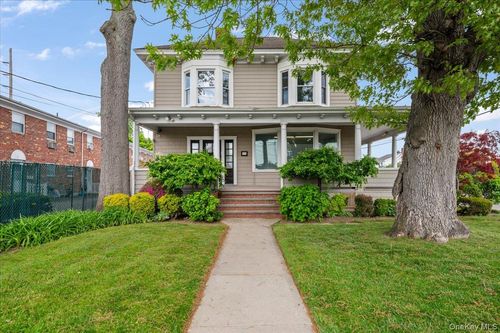 2nd-floor-154 Franklin Pl, Woodmere, NY, 11598-1219 | Card Image