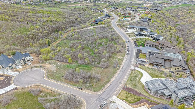 Aerial view with a residential view | Image 16
