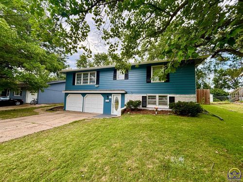 4313 Sw Twilight Dr, Topeka, KS, 66614-3022 | Card Image
