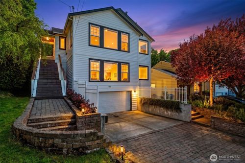 801 W Barrett St, Seattle, WA, 98119-1828 | Card Image