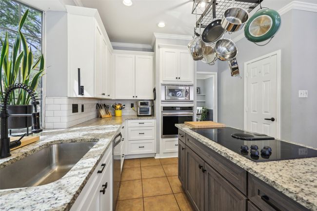 The oversized sink is perfect for hosting a feast. | Image 12