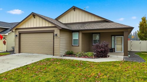 924 E Colbert Rd, Colbert, WA, 99005-5029 | Card Image