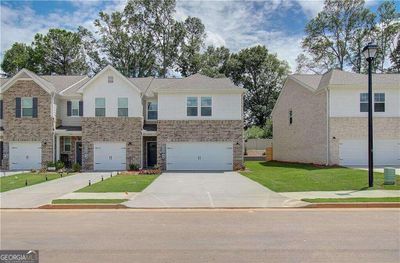 467 Payne Drive, Townhouse with 3 bedrooms, 2 bathrooms and null parking in Mcdonough GA | Image 2