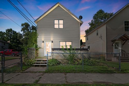 912 Market St, Saint Joseph, MI, 49085-1325 | Card Image