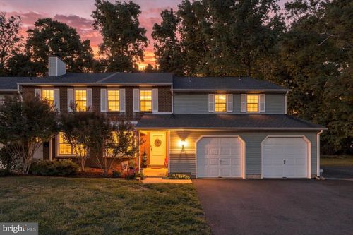 562 S Dove Rd, YARDLEY, PA, 19067-6322 | Card Image