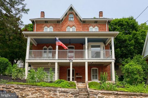 143 Hanover St, GLEN ROCK, PA, 17327-1052 | Card Image