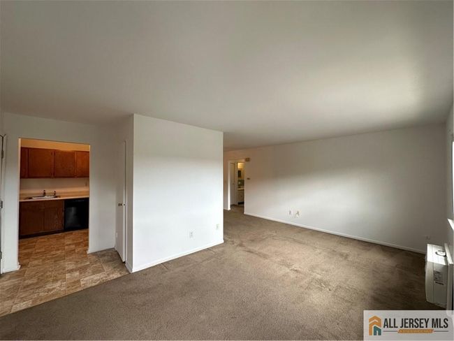 414 - 414 Cricket Ln, Townhouse with 1 bedrooms, 1 bathrooms and null parking in Woodbridge NJ | Image 6