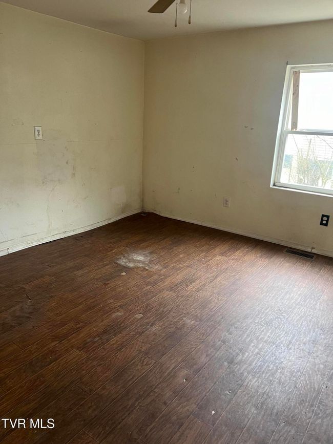 4315 Randall Rd, House other with 5 bedrooms, 2 bathrooms and null parking in Appalachia VA | Image 5