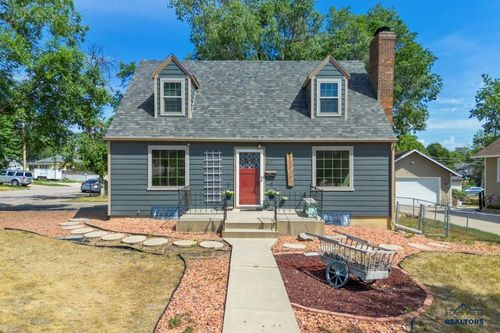 530 St Charles, Rapid City, SD, 57701 | Card Image
