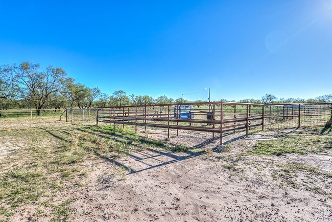 10189 Burma Loop, House other with 3 bedrooms, 2 bathrooms and 2 parking in Carlsbad TX | Image 41
