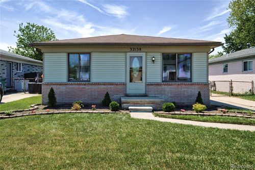 32138 Glaser Road, Brownstown Charter Township, MI, 48173 | Card Image